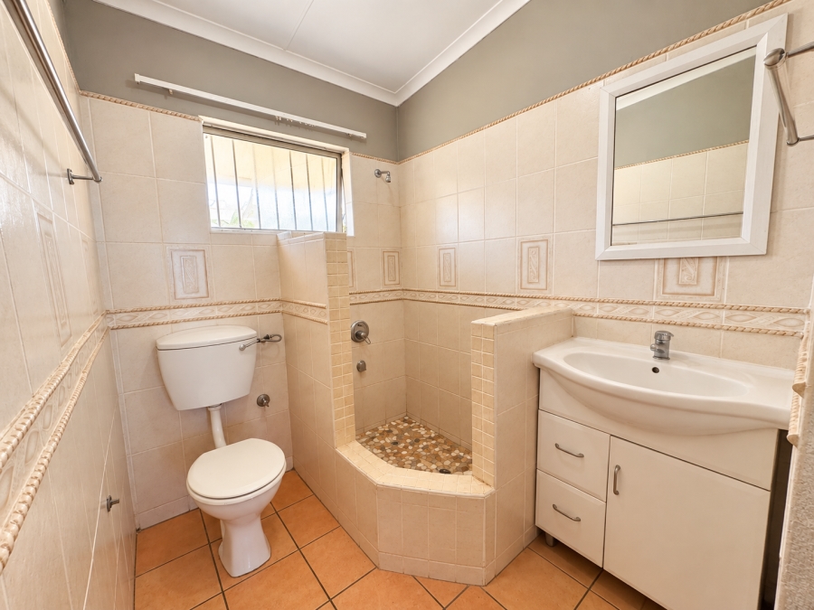 To Let 4 Bedroom Property for Rent in Harbour Island Western Cape